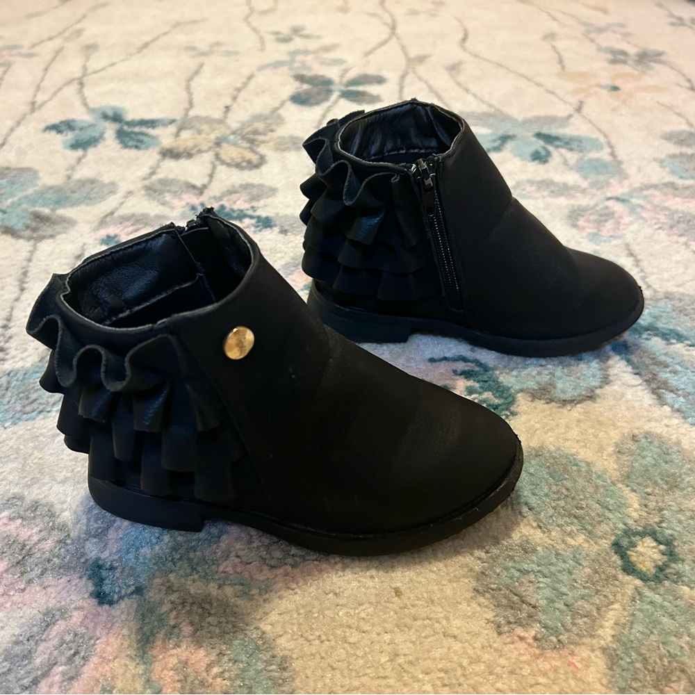 Adorable girls ruffled black boots, faux leather, Nicole Miller, size 9